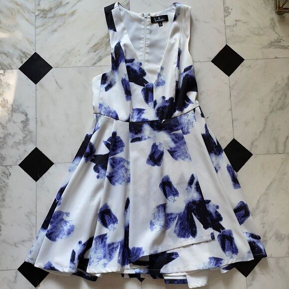 Lulu’s White, Blue and Black Abstract Patterned Dress - Picture 1 of 8